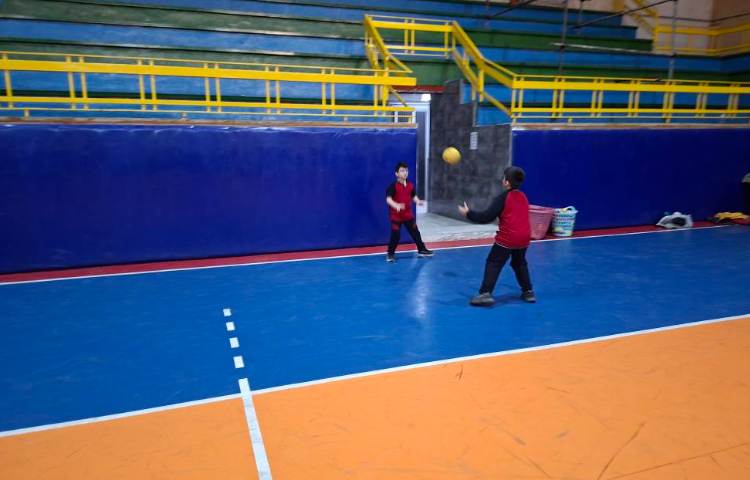 مهارت های پایه با تاکید بر پرتاب و دریافت 7