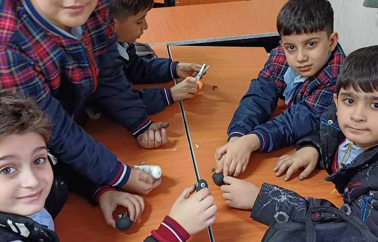 مهندسان طبیعت (مورچه ها ) صحبت و آشنایی با زندگی مورچه ها و درست کردن کاردستی مورچه 3