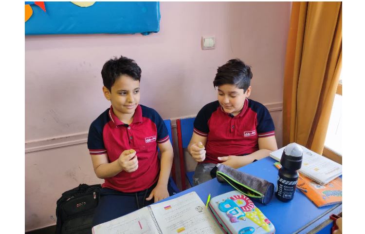 موضوع احتمال-انداختن سکه و بیرون آوردن مهره های رنگی 2