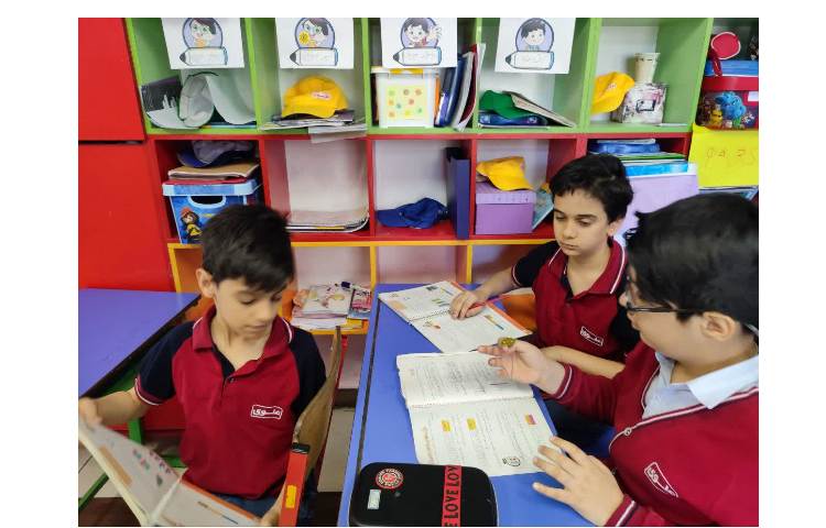 موضوع احتمال-انداختن سکه و بیرون آوردن مهره های رنگی