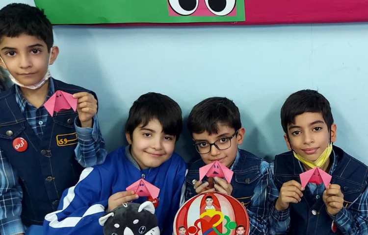 موضوع اوریگامی هفته ملی علوم دانش آموزان دبستان علوی 1