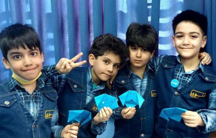 موضوع اوریگامی هفته ملی علوم دانش آموزان دبستان علوی 3