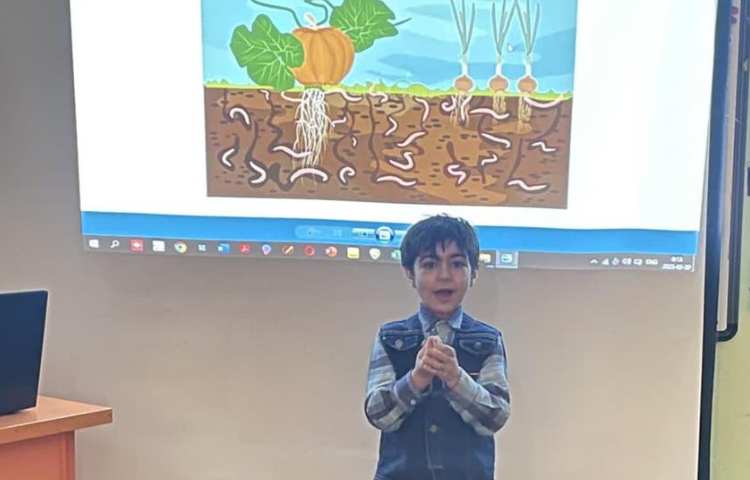 موضوع تابلو سنگی فعالیت های جذاب هفته ملی علوم پایه اول دبستان علوی 4