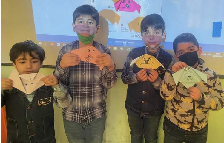 موضوع تابلو سنگی فعالیت های جذاب هفته ملی علوم پایه اول دبستان علوی 8