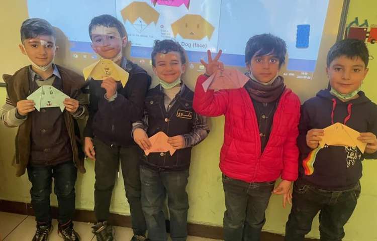 موضوع تابلو سنگی فعالیت های جذاب هفته ملی علوم پایه اول دبستان علوی 9