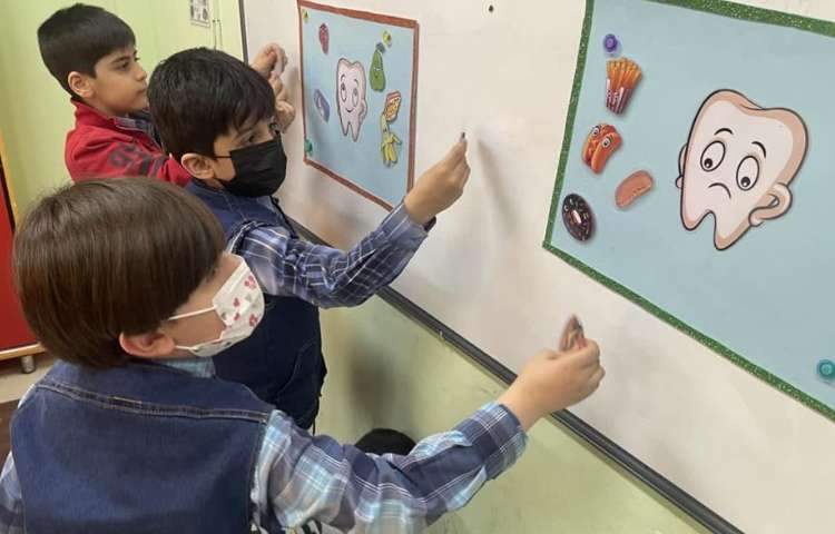 موضوع تابلو سنگی فعالیت های جذاب هفته ملی علوم پایه اول دبستان علوی 14