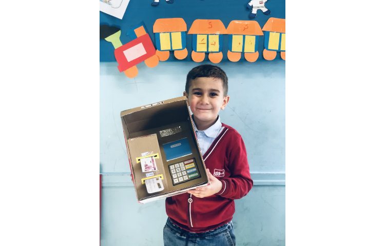 موضوع دست سازه ها از نوع عابربانک 1