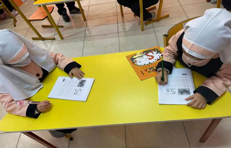 موضوع (دوره حرف Ssنوشتن و Reviewing letter Ss and write it)