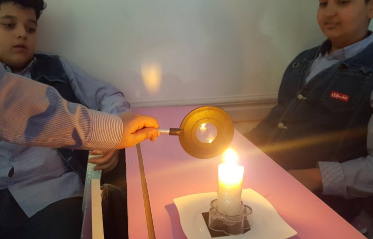 موضوع: ساخت رنگین کمان و مشاهده‌ی کانون عدسی 1