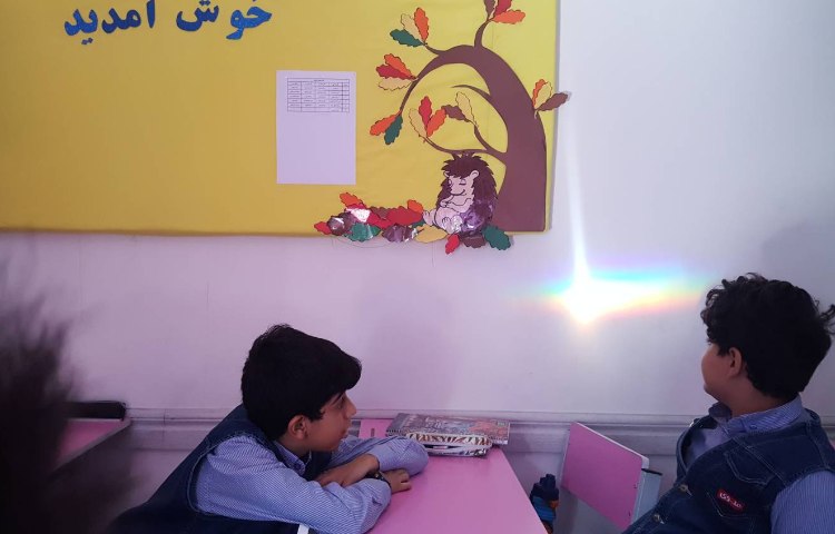 موضوع: ساخت رنگین کمان و مشاهده‌ی کانون عدسی 3