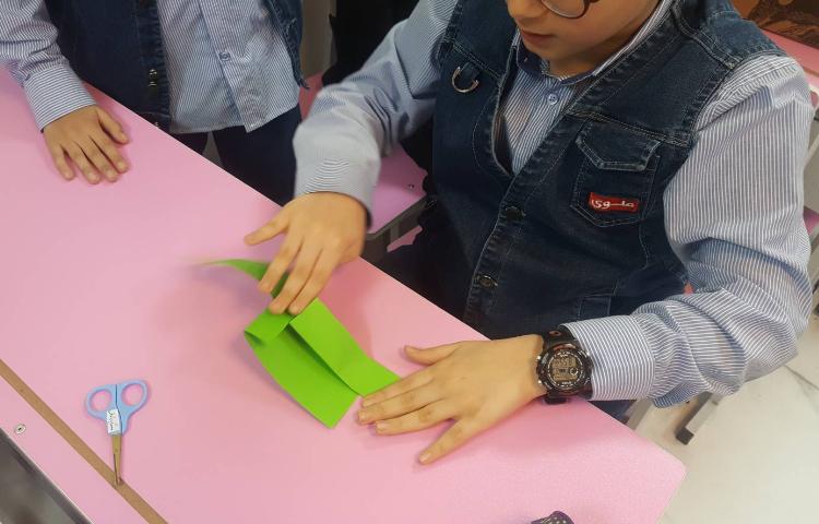 موضوع: ساخت فرفره چرخان هدف: انجام دادن مراحل پژوهش علمی 2