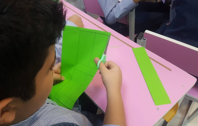 موضوع: ساخت فرفره چرخان هدف: انجام دادن مراحل پژوهش علمی 3