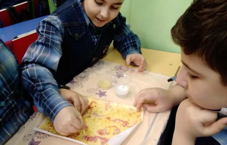 موضوع نقاشی جادویی و اسلایم اکلیلی پایه ششم دبستان علوی 13