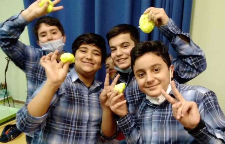 موضوع نقاشی جادویی و اسلایم اکلیلی پایه ششم دبستان علوی 4