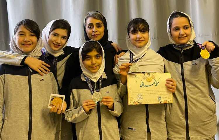 موفقیت دانش آموزان در مسابقات دو میدانی و پرتاپ توپ