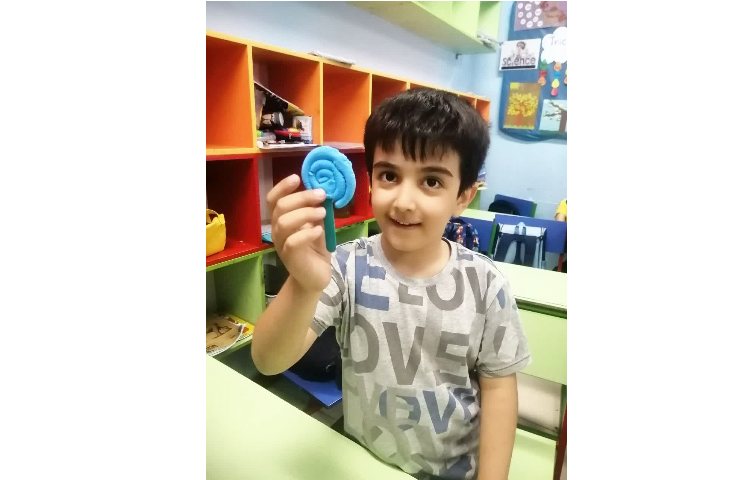 مگنت یخچالی با خمیر کلی و آهن ربا