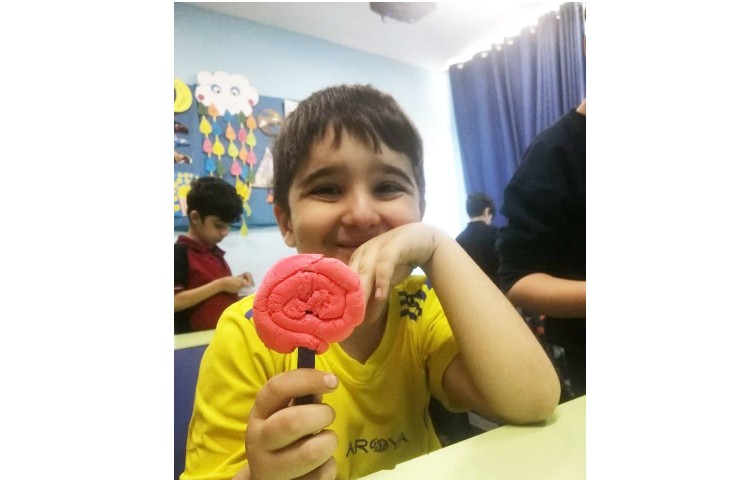 مگنت یخچالی با خمیر کلی و آهن ربا