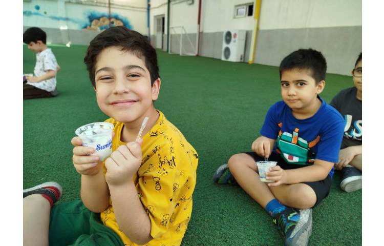 میان وعده(بستنی)دوره ی اول 5