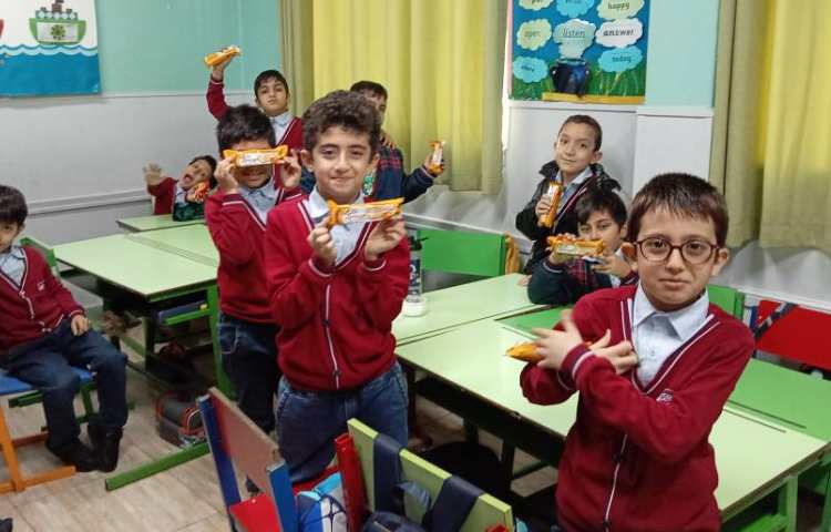 میان وعده آذر ماه