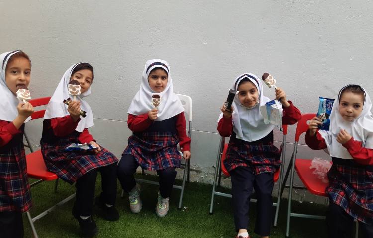 میان وعده امروز دانش آموزان عزیز 2