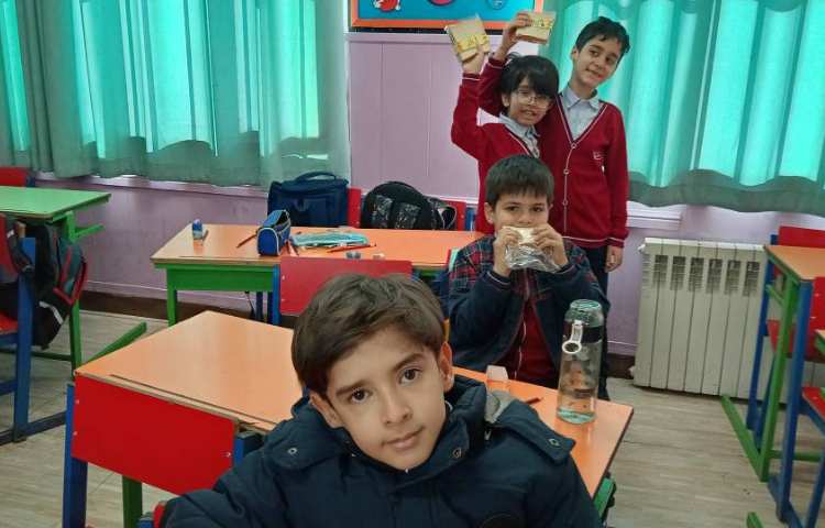 میان وعده بهمن ماه 1