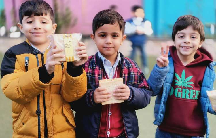 میان وعده بهمن ماه 12