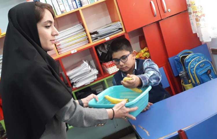 میان وعده دانش آموزان دبستان علوی 10