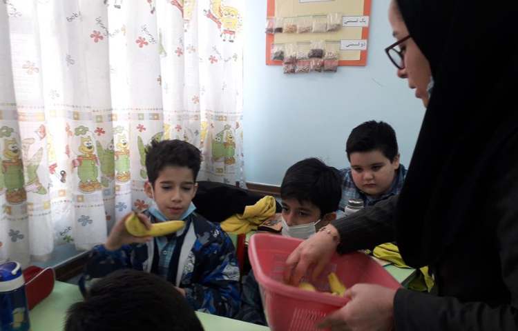 میان وعده دانش آموزان دبستان علوی 6