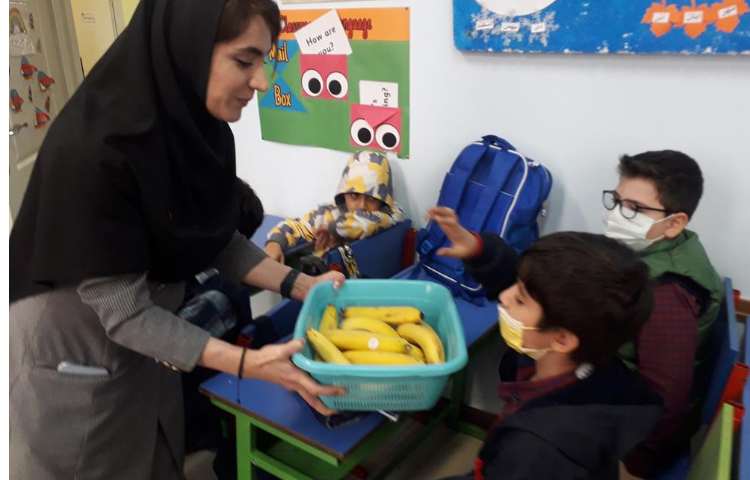 میان وعده دانش آموزان دبستان علوی 8