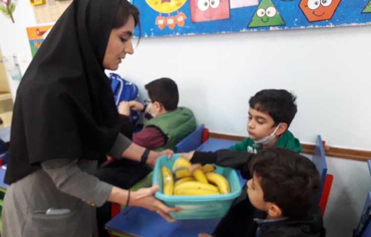 میان وعده دانش آموزان دبستان علوی 9