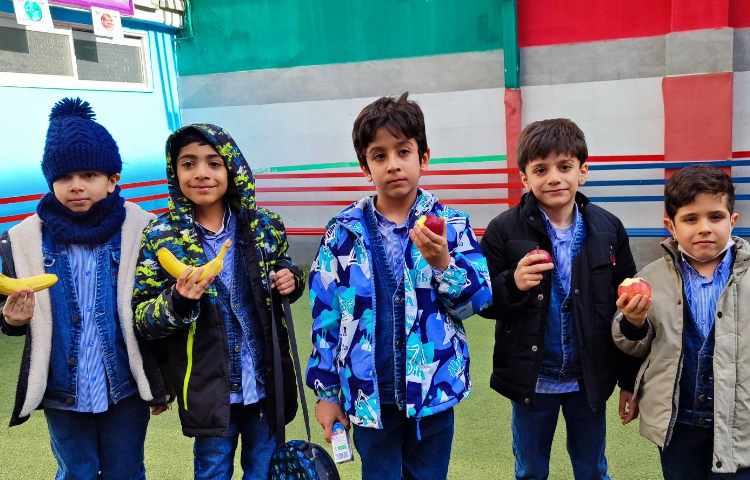 میان وعده دی ماه 1