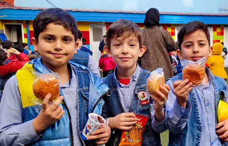 میان وعده دی ماه 1