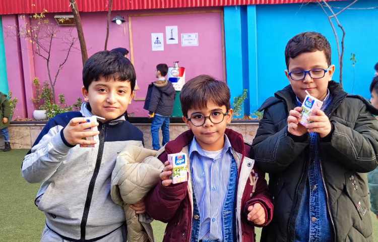 میان وعده دی ماه 1