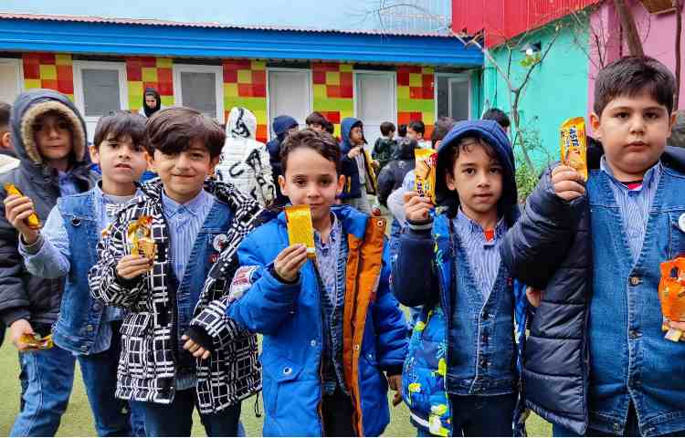 میان وعده دی ماه 1