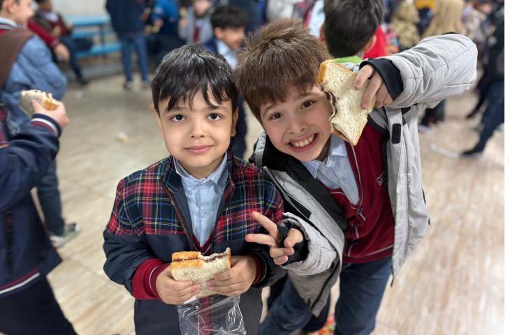 میان وعده دی ماه 11