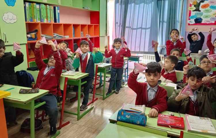 میان وعده دی ماه 14