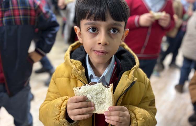 میان وعده دی ماه 14