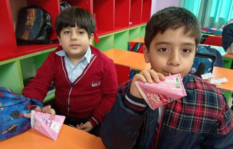 میان وعده دی ماه 15