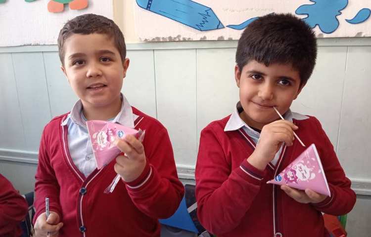 میان وعده دی ماه 16