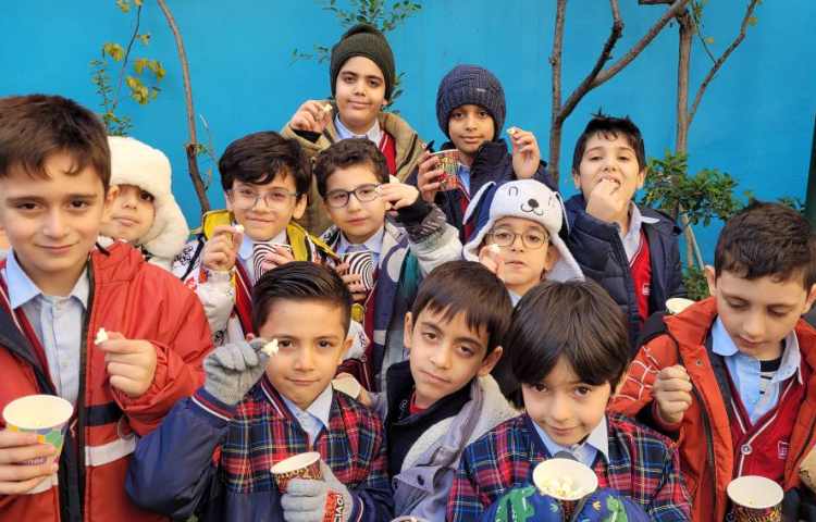 میان وعده دی ماه 18