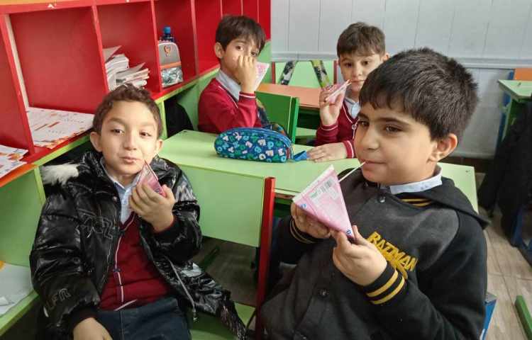 میان وعده دی ماه 22