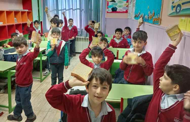 میان وعده دی ماه 3