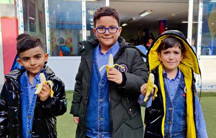 میان وعده دی ماه 4