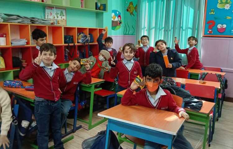 میان وعده دی ماه 4