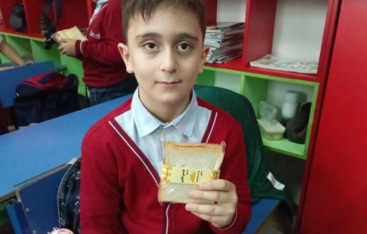 میان وعده دی ماه 5