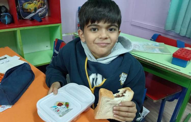 میان وعده دی ماه 6