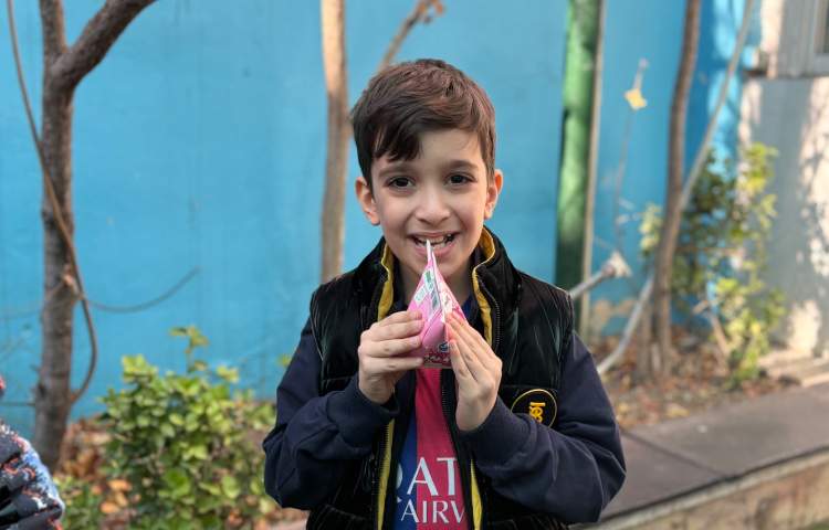 میان وعده دی ماه 8