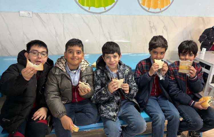 میان وعده دی ماه