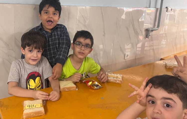 میان وعده مرداد ماه 1