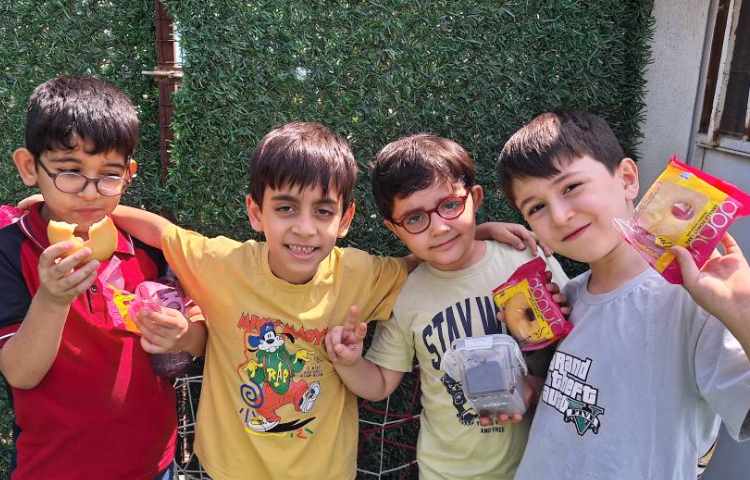 میان وعده مرداد ماه 1